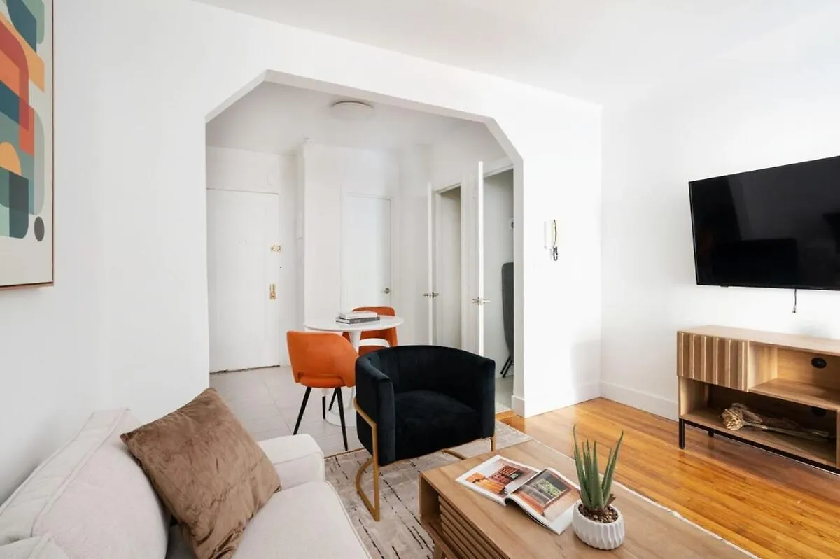 444-3A Newly Renovated 1Br - Elevator Building Apartment New York United States