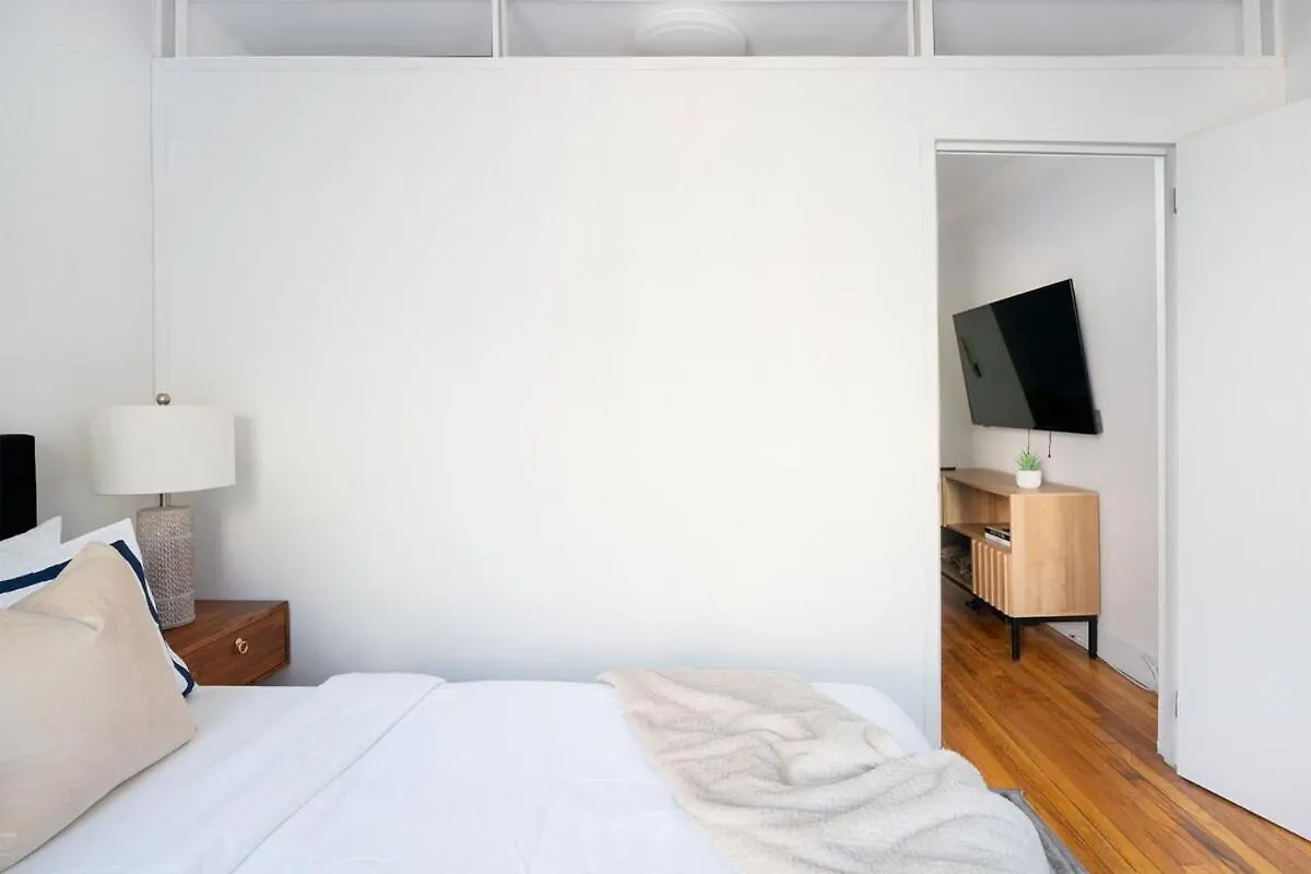 444-3A Newly Renovated 1Br - Elevator Building Apartment New York
