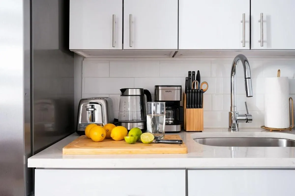 444-3A Newly Renovated 1Br - Elevator Building Apartment New York 0*,